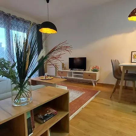 Lovely, Brand New A5 Apartamento Escópia