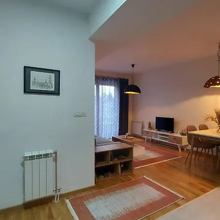 Lovely, Brand New A5 Apartamento